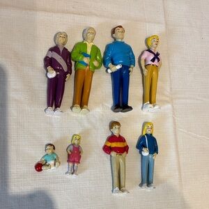 8 Marvel Education Imaginative or Dollhouse Figures